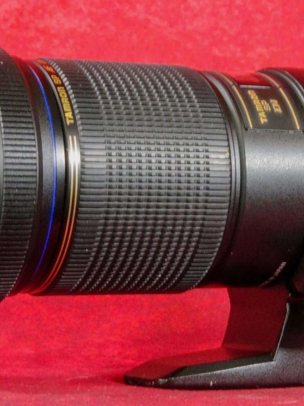 Tamron SP AF 180mm Macro f/3.5 -w/Hood and Tripod Foot-Nikon Mount